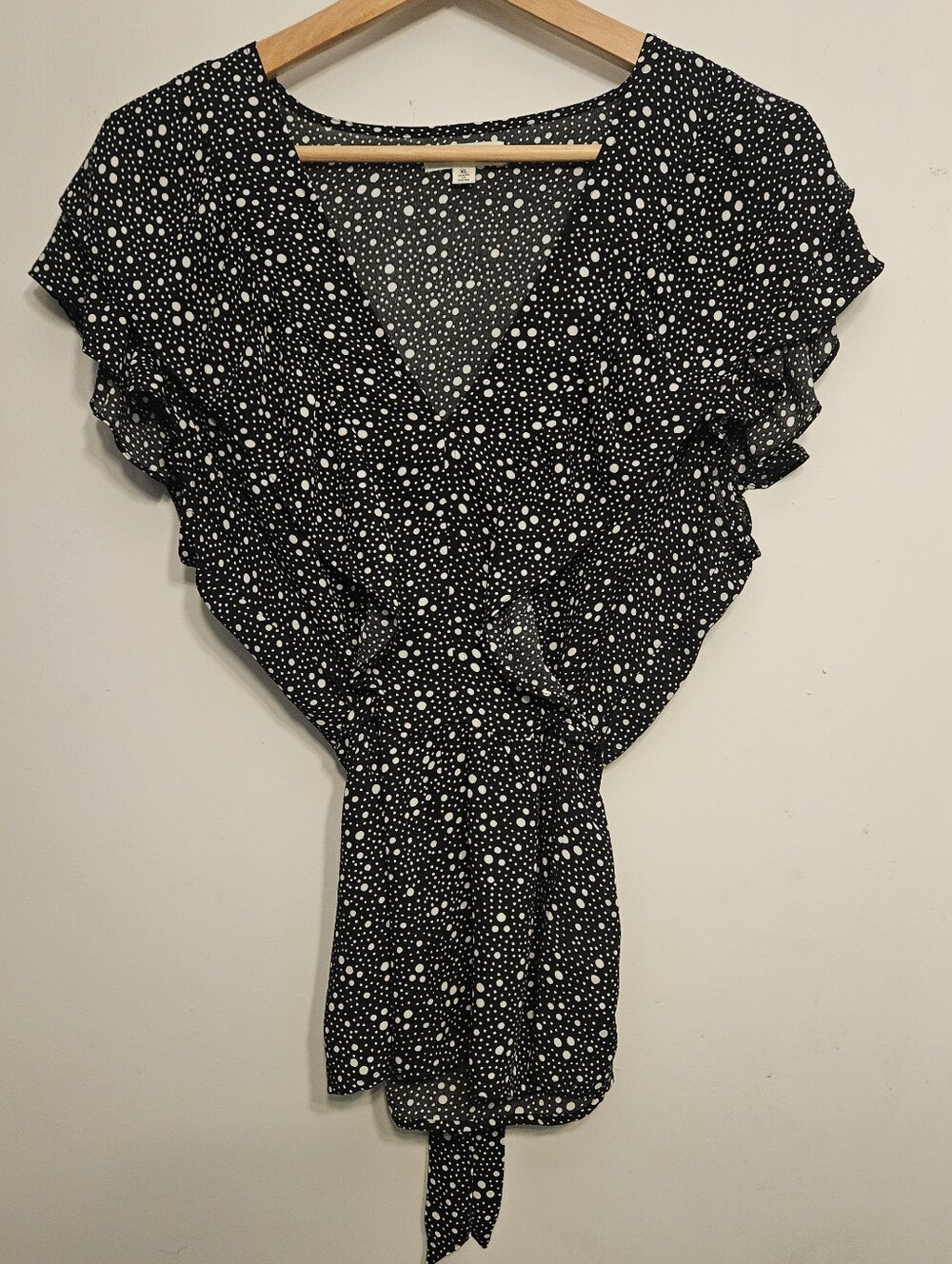 Max Studio Black & White Overlay Top, XL